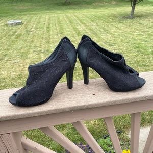 Black lace zip up booties SIZE 9!